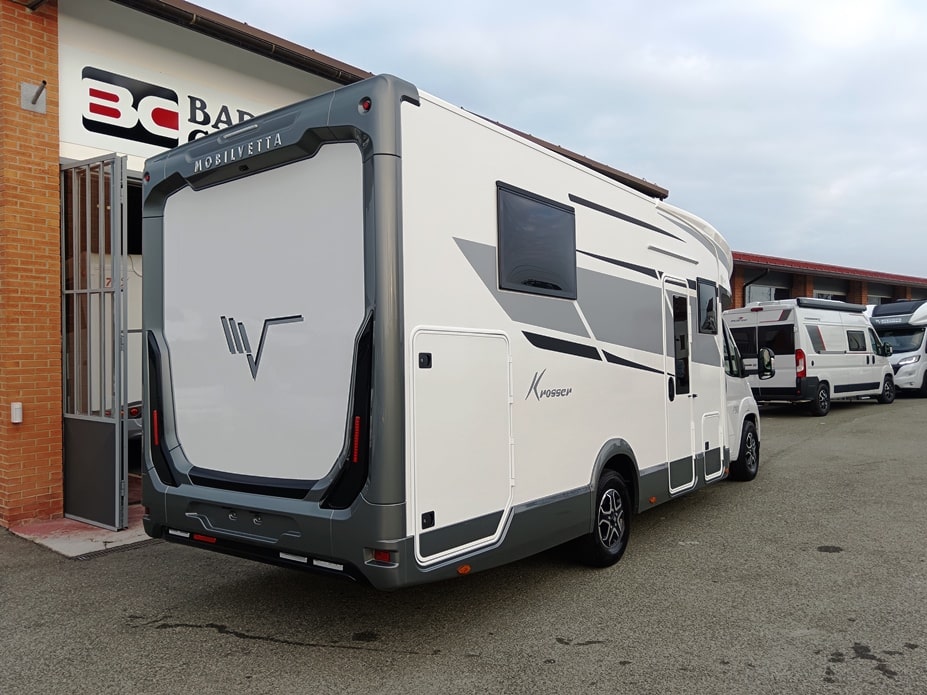 mobilvetta-krosser-p90-lettonautico-180cv-automatico-barberacaravan-castelboglione-at-20