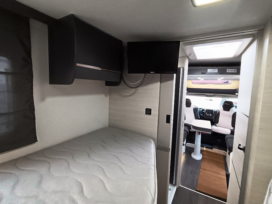 challenger-337ga-graphite-vip-gemelli-cambioautomatico-semintegrale-barberacaravan-castelboglione-at-11
