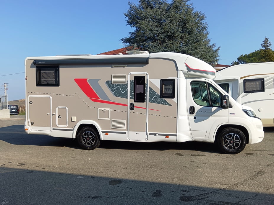 challenger-337ga-graphite-vip-gemelli-cambioautomatico-semintegrale-barberacaravan-castelboglione-at-20