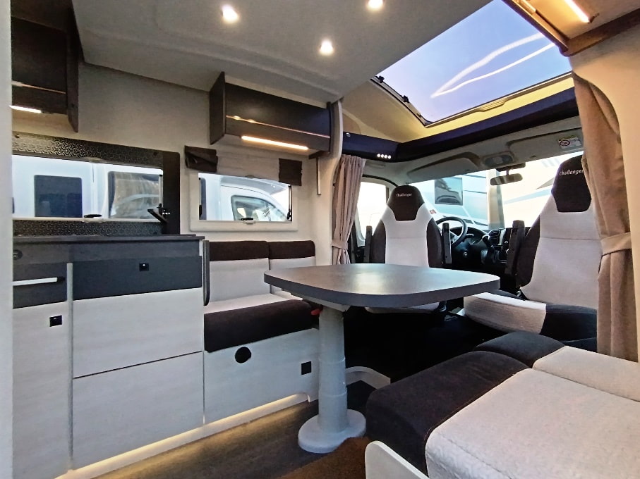 challenger-337ga-graphite-vip-gemelli-cambioautomatico-semintegrale-barberacaravan-castelboglione-at-3
