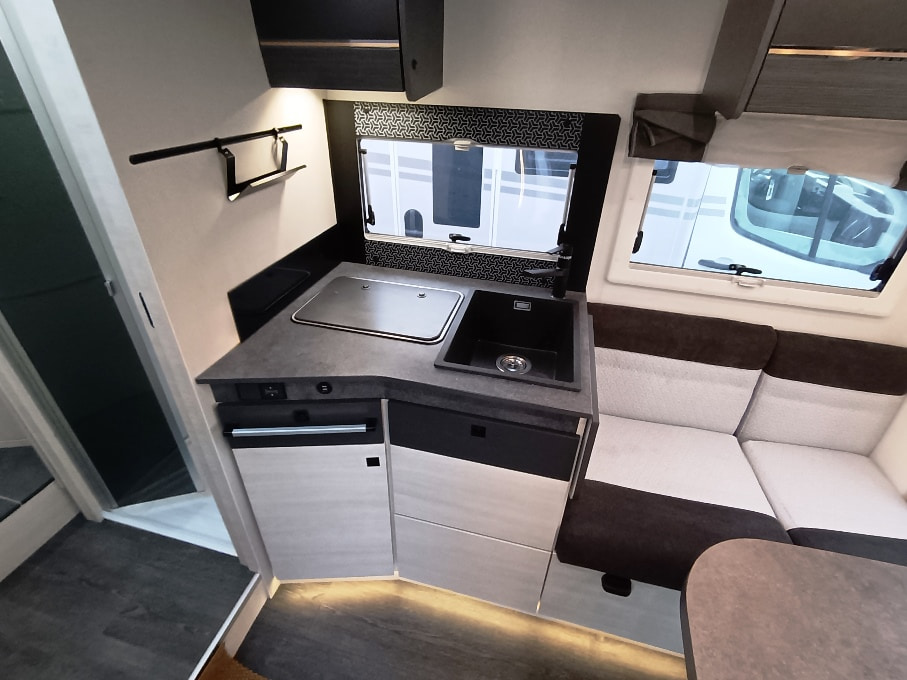 challenger-337ga-graphite-vip-gemelli-cambioautomatico-semintegrale-barberacaravan-castelboglione-at-7