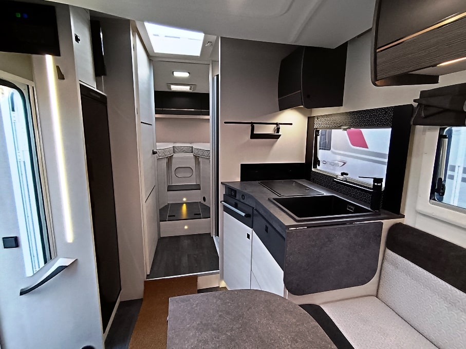 challenger-337ga-graphite-vip-gemelli-cambioautomatico-semintegrale-barberacaravan-castelboglione-at-8