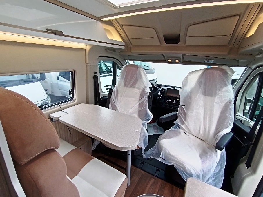 elnagh-e-van-furgonato-6-xl-premium-barberacaravan-castelboglione-at-6