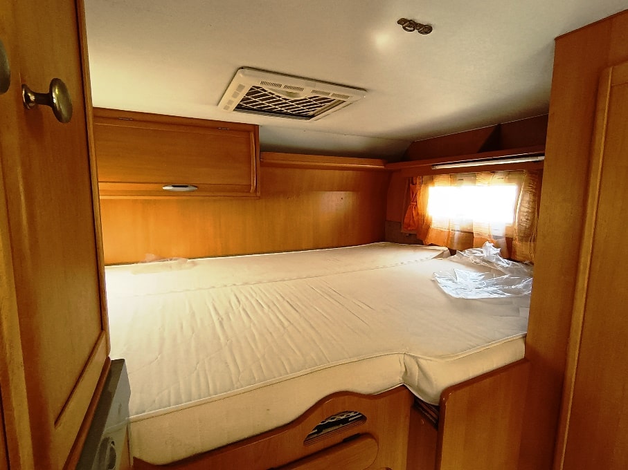 caravansinternational-ci-riviera-garage-p-semintegrale-ford-barberacaravan-castelboglione-at-9