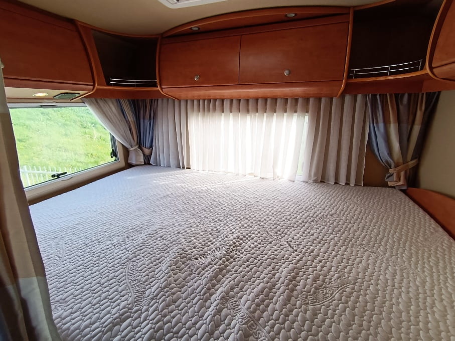 carthago-chic-i47-iveco-patente-c-alde-motorhome-barberacaravan-castelboglione-at-10