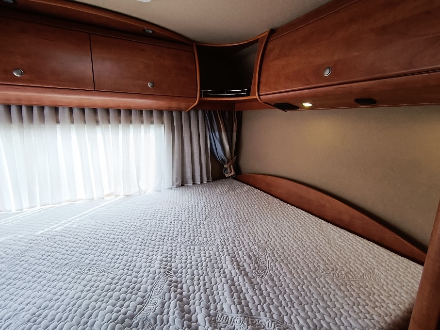 carthago-chic-i47-iveco-patente-c-alde-motorhome-barberacaravan-castelboglione-at-11