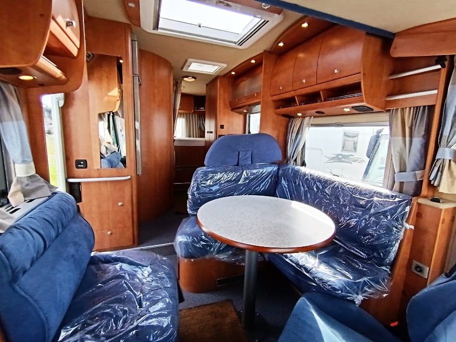 carthago-chic-i47-iveco-patente-c-alde-motorhome-barberacaravan-castelboglione-at-2
