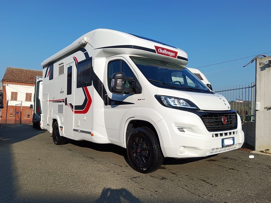 challenger-250-premium-semintegrale-corto-litio-portamoto-barberacaravan-castelboglione-at-16