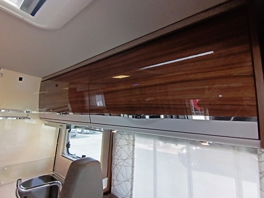 eura-mobil-integraline-695qb-motorhome-lettonautico-alde-barberacaravan-castelboglione-at-13