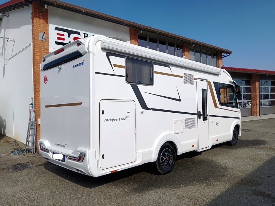 eura-mobil-integraline-695qb-motorhome-lettonautico-alde-barberacaravan-castelboglione-at-3