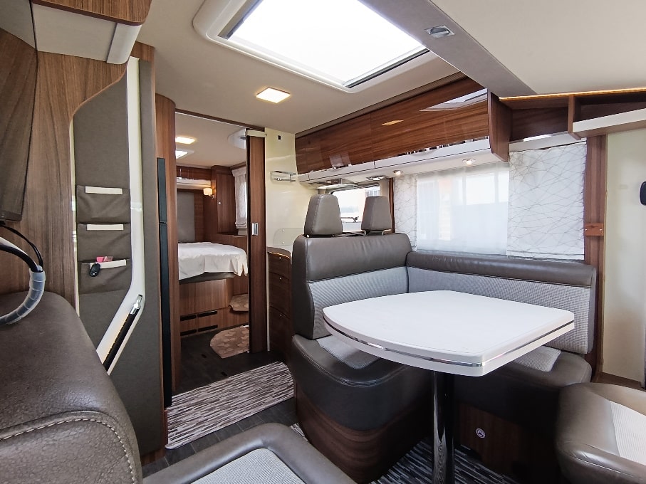 eura-mobil-integraline-695qb-motorhome-lettonautico-alde-barberacaravan-castelboglione-at-4