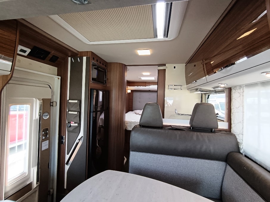 eura-mobil-integraline-695qb-motorhome-lettonautico-alde-barberacaravan-castelboglione-at-5