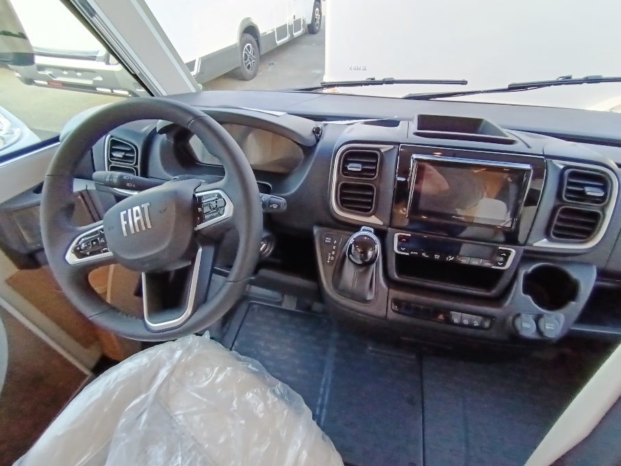 malibu-reisemobil-i-441-le-motorhome-corto-gemelli-barberacaravan-castelboglione-at-16