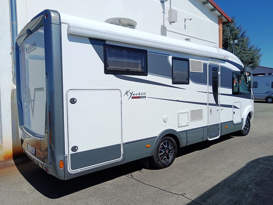 mobilvetta-motorhome-k-yacht 85-teknoline-gemelli-doppiopavimento-barberacaravan-castelboglione-at-19