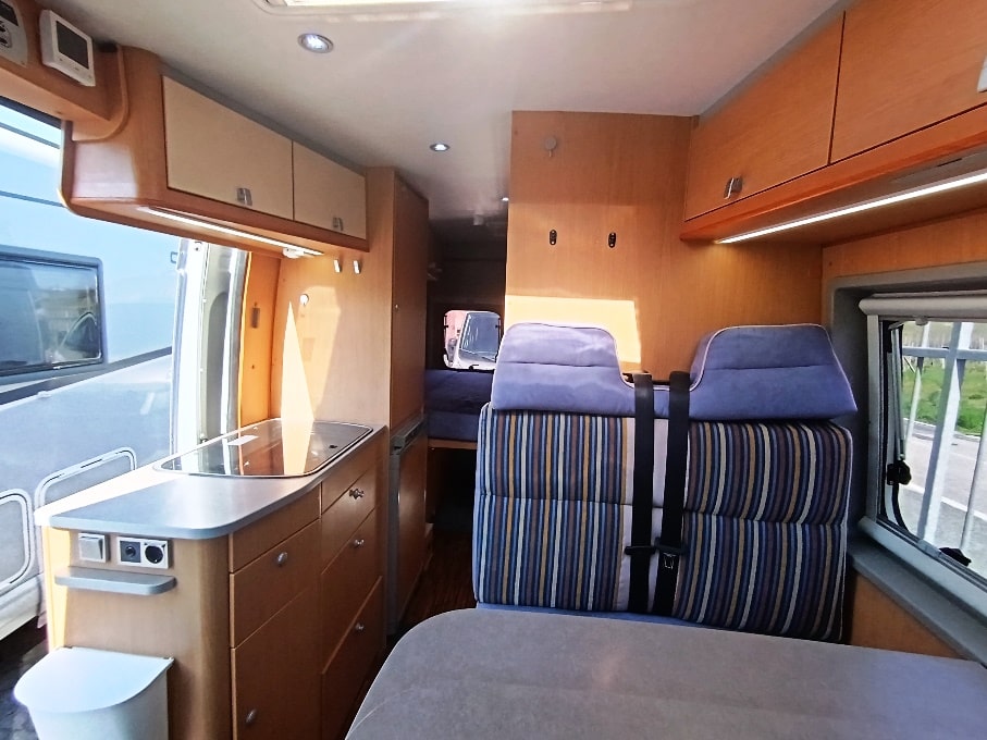 hymer-car-322-van-furgonato-barberacaravan-castelboglione-at-6