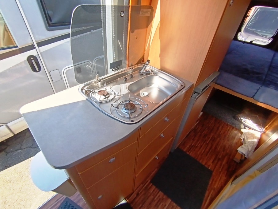 hymer-car-322-van-furgonato-barberacaravan-castelboglione-at-9