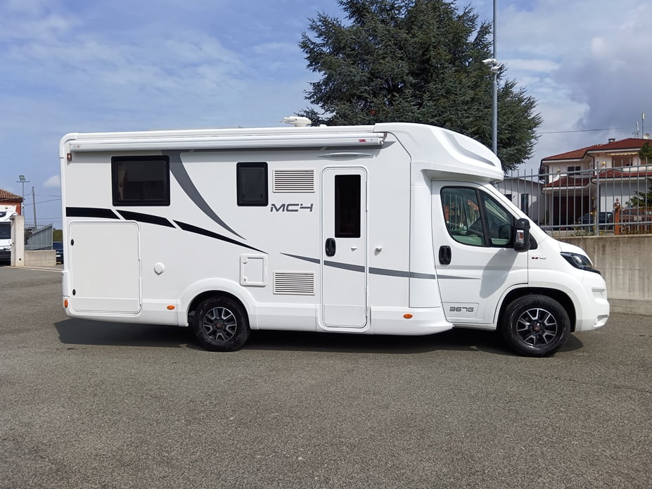 mclouis-mc4-367g-nautico-corto-barberacaravan-castelboglione-at-13