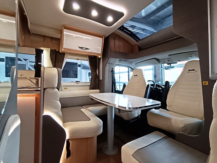 mclouis-mc4-367g-nautico-corto-barberacaravan-castelboglione-at-2