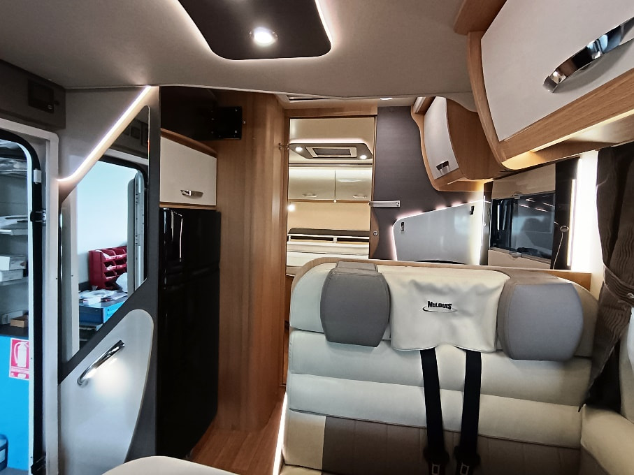 mclouis-mc4-367g-nautico-corto-barberacaravan-castelboglione-at-5