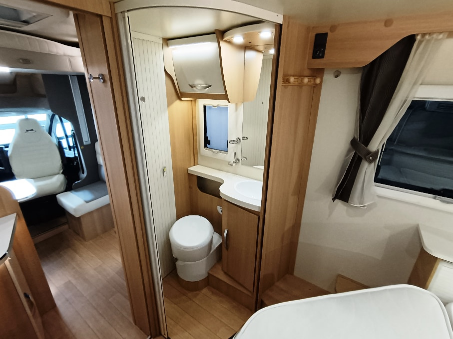 mclouis-mc4-367g-nautico-corto-barberacaravan-castelboglione-at-8