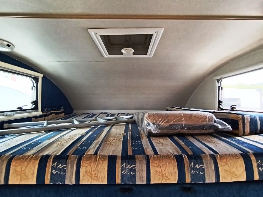 mc louis-glen-432-mansardato-compatto-barberacaravan-castelboglione-at-11