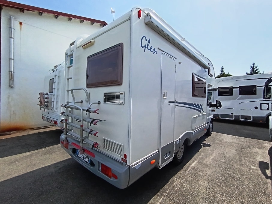mc louis-glen-432-mansardato-compatto-barberacaravan-castelboglione-at-3