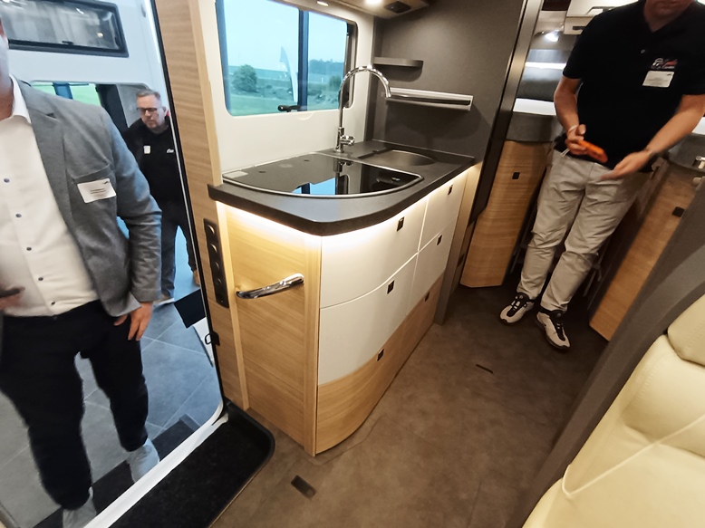 malibu-reisemobil-2026-barberacaravan-castelboglione-at-10