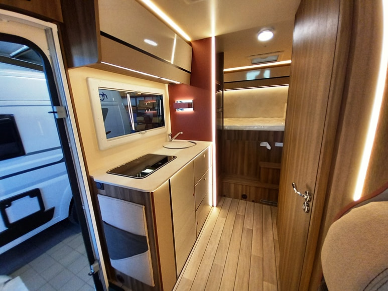 rollerteam-kronos-298tl-semintegrale-ford-transit-barberacaravan-castelboglione-at-11