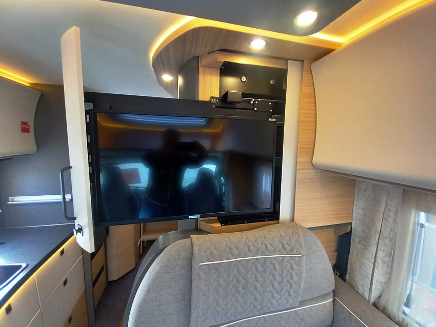 malibu-reisemobil-t430kble-semintegrale-gemelli-doppiopavimento-barberacaravan-castelboglione-at-10