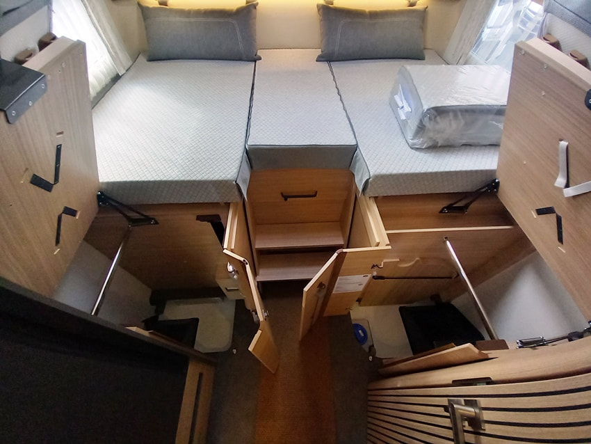 malibu-reisemobil-t430kble-semintegrale-gemelli-doppiopavimento-barberacaravan-castelboglione-at-14