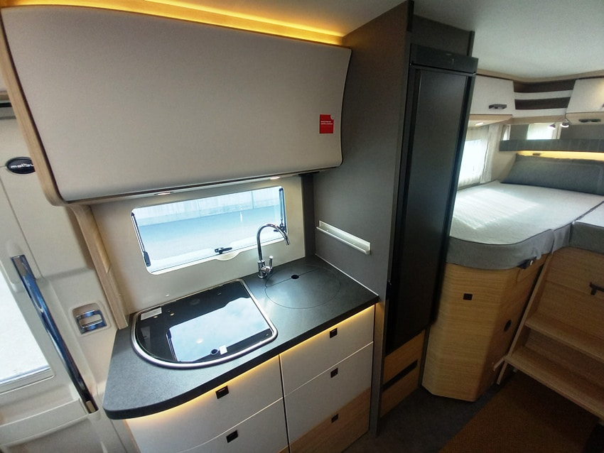malibu-reisemobil-t430kble-semintegrale-gemelli-doppiopavimento-barberacaravan-castelboglione-at-8