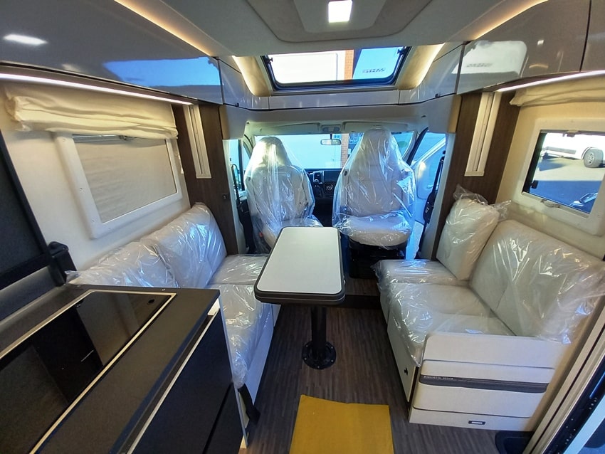 mobilvetta-kea-p86-lettigemelli-facetoface-barberacaravan-castelboglione-at-5