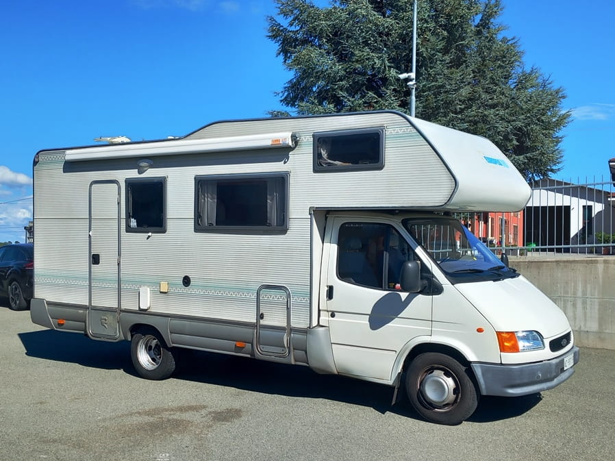 rimor-europeo-78-mansardato-7posti-barberacaravan-castelboglione-at-1