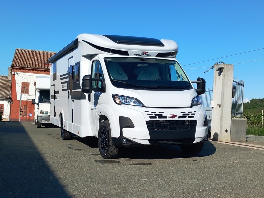 rollerteam-zefiro-287tl-gemelli-facetoface-barberacaravan-castelboglione-at-16