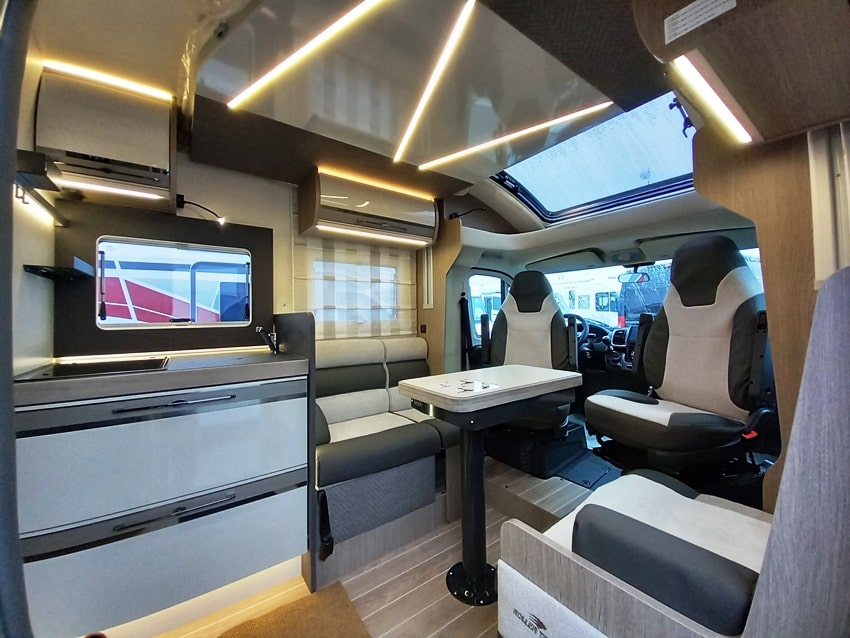 rollerteam-zefiro-287tl-gemelli-facetoface-barberacaravan-castelboglione-at-2