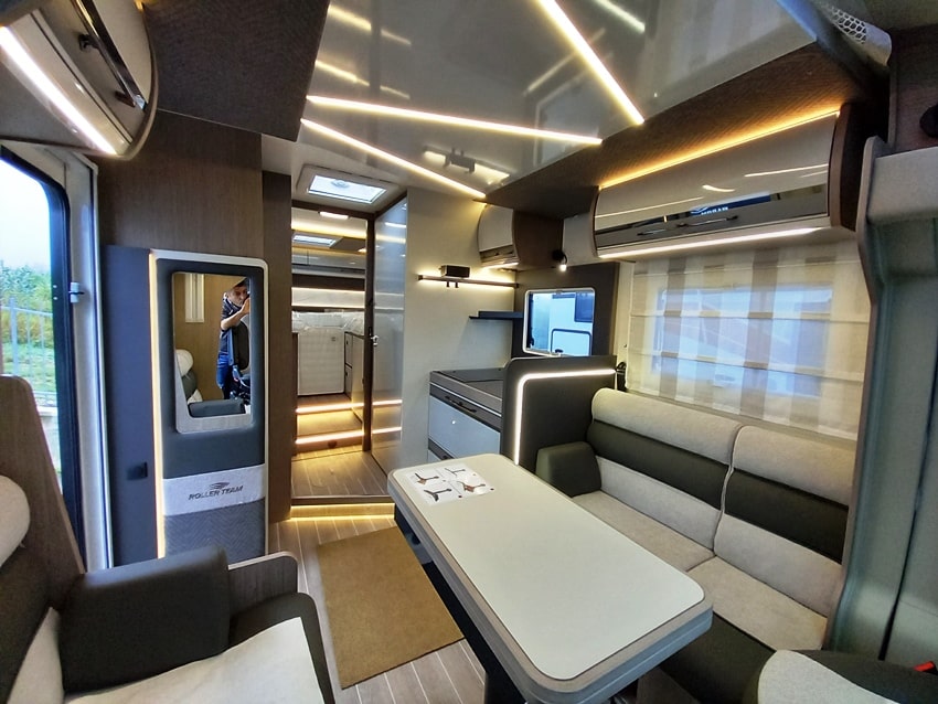 rollerteam-zefiro-287tl-gemelli-facetoface-barberacaravan-castelboglione-at-3