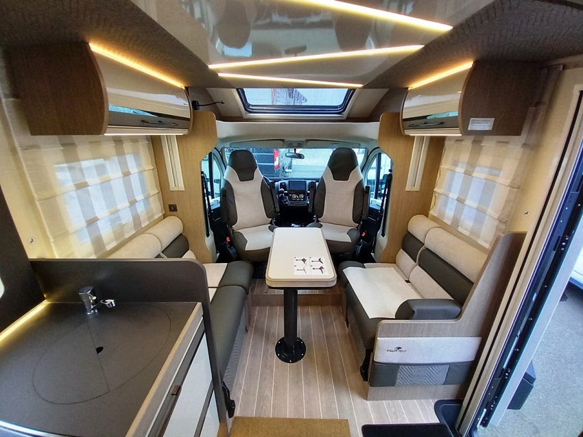 rollerteam-zefiro-287tl-gemelli-facetoface-barberacaravan-castelboglione-at-4