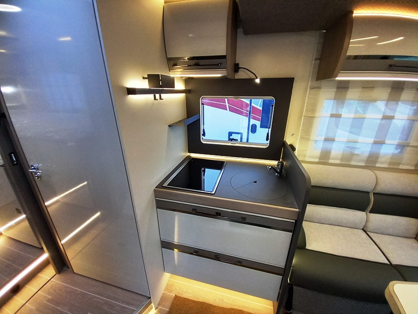 rollerteam-zefiro-287tl-gemelli-facetoface-barberacaravan-castelboglione-at-5