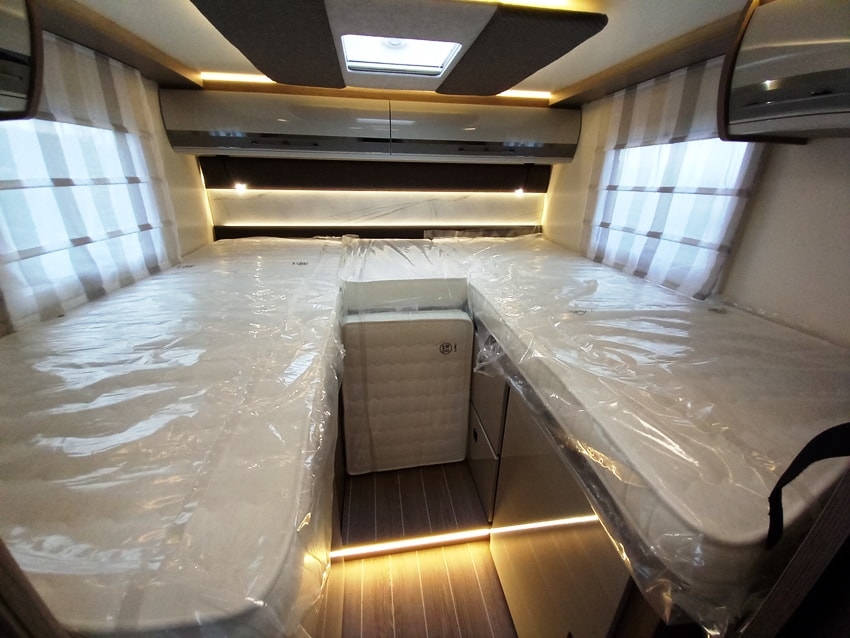 rollerteam-zefiro-287tl-gemelli-facetoface-barberacaravan-castelboglione-at-8