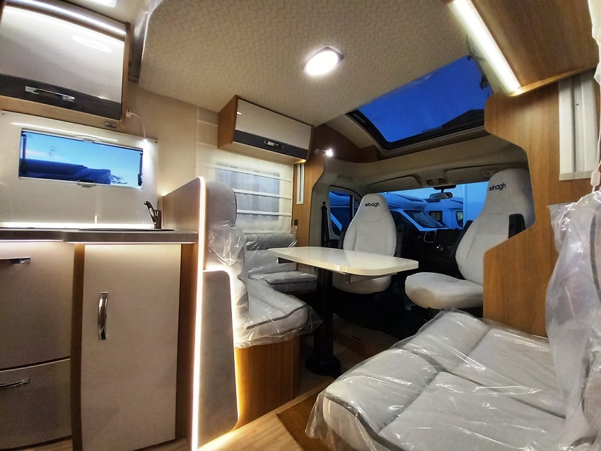 elnagh-baron-560-garage-699-ducato-barberacaravan-castelboglione-at-3