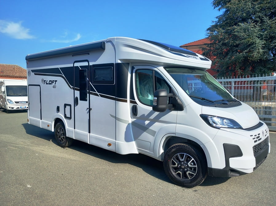 Elnagh T-Loft 450, maxi garage, € 73490,00