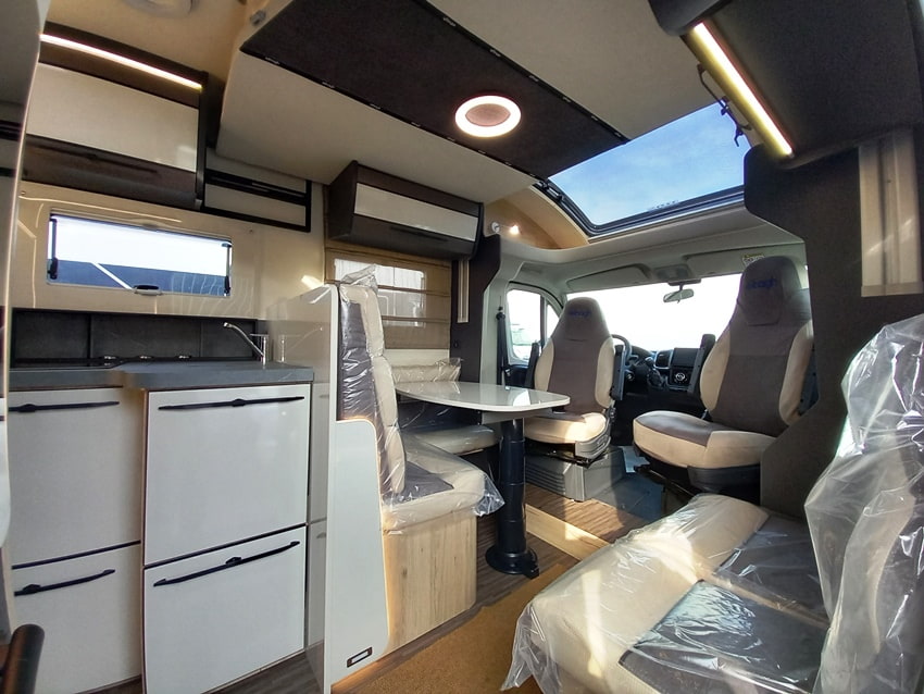 elnagh-t-loft-450-699-barberacaravan-castelboglione-at-3