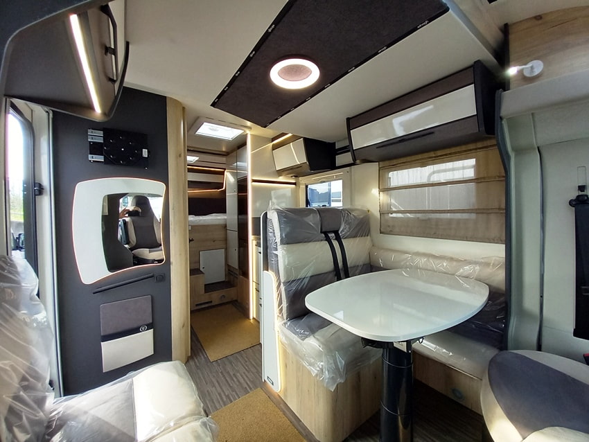 elnagh-t-loft-450-699-barberacaravan-castelboglione-at-4
