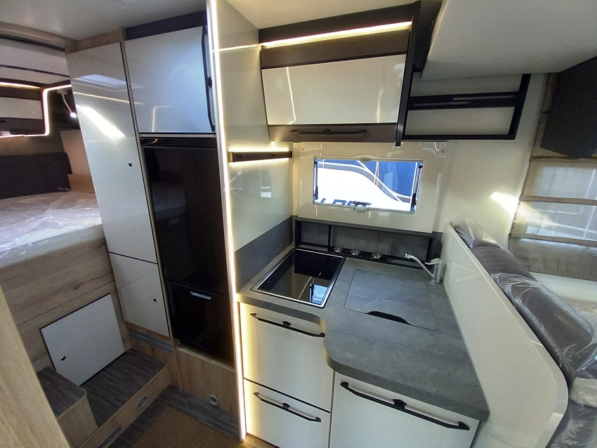 elnagh-t-loft-450-699-barberacaravan-castelboglione-at-9