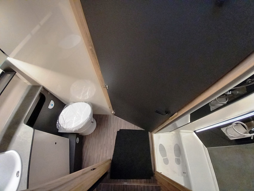 elnagh-t-loft-532-gemelli-barberacaravan-castelboglione-at-13