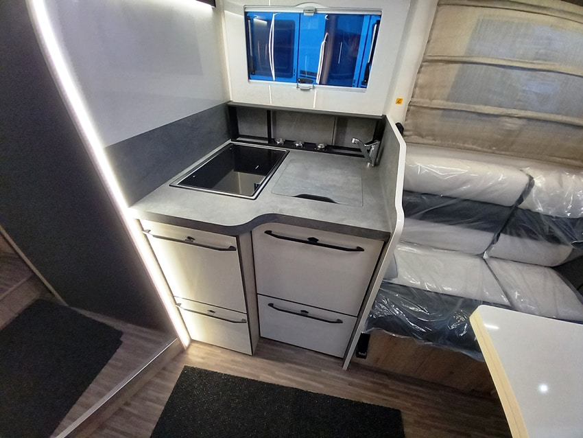 elnagh-t-loft-532-gemelli-barberacaravan-castelboglione-at-14