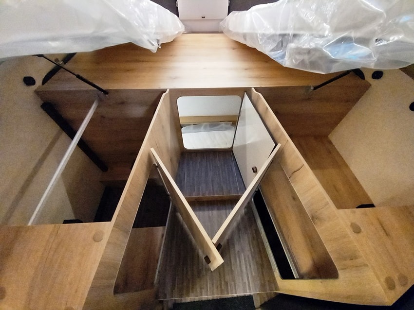 elnagh-t-loft-532-gemelli-barberacaravan-castelboglione-at-15