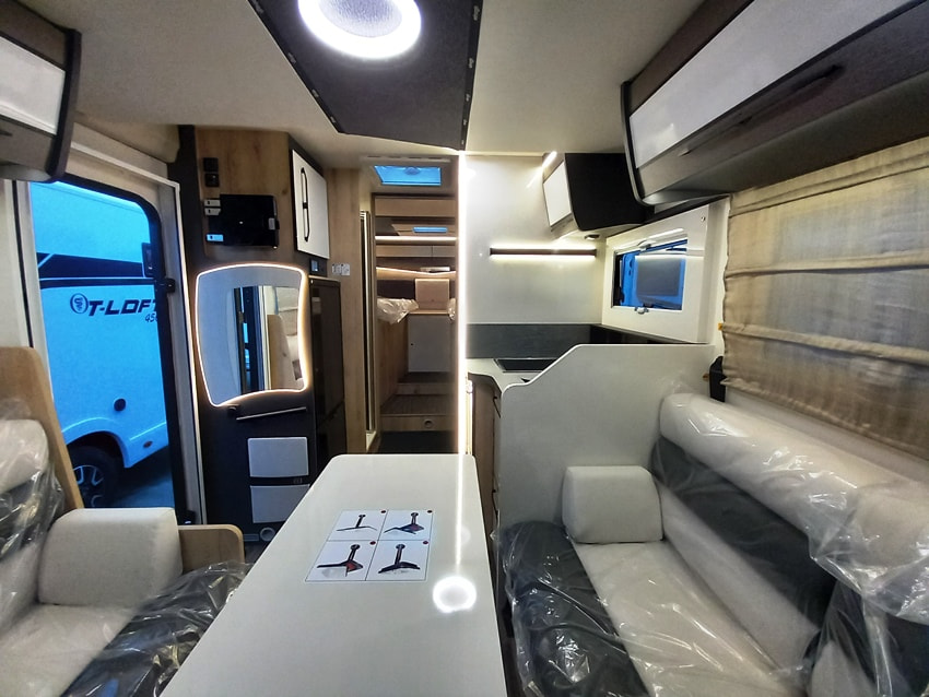 elnagh-t-loft-532-gemelli-barberacaravan-castelboglione-at-7