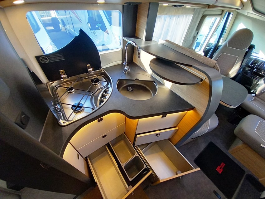 malibu-reisemobil-i-450-rb-le-motorhome-gemelli-barberacaravan-castelboglione-at-12