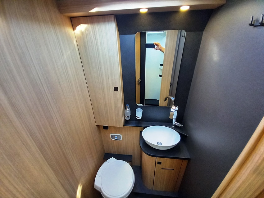 malibu-reisemobil-i-450-rb-le-motorhome-gemelli-barberacaravan-castelboglione-at-14